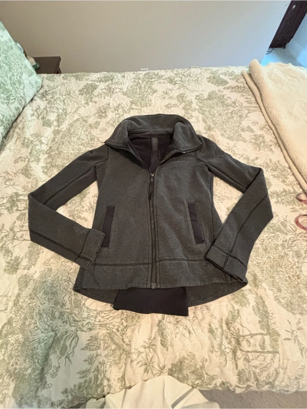 lululemon En Route Jacket sz 6 heathered black gray athleisure travel commute